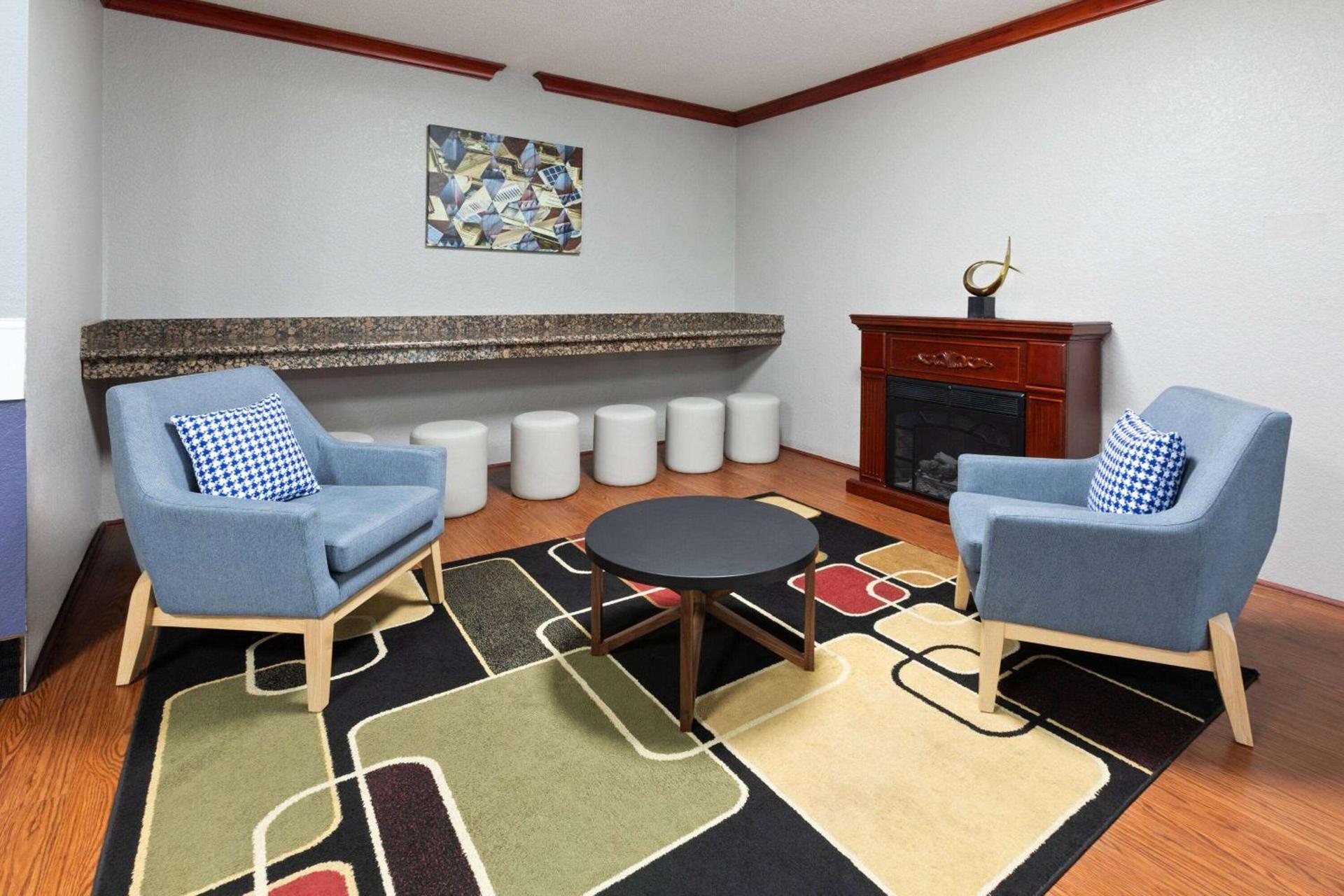 AmericInn by Wyndham Grinnell photo 9