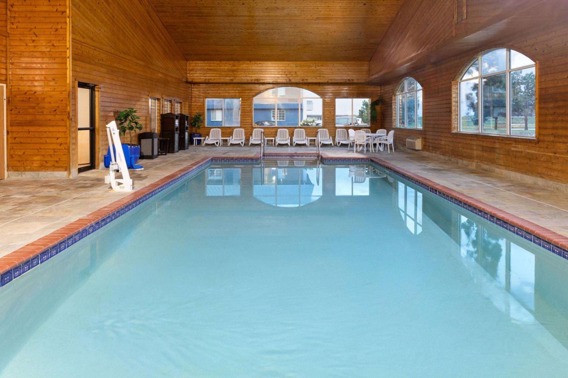 AmericInn by Wyndham Grinnell photo 10