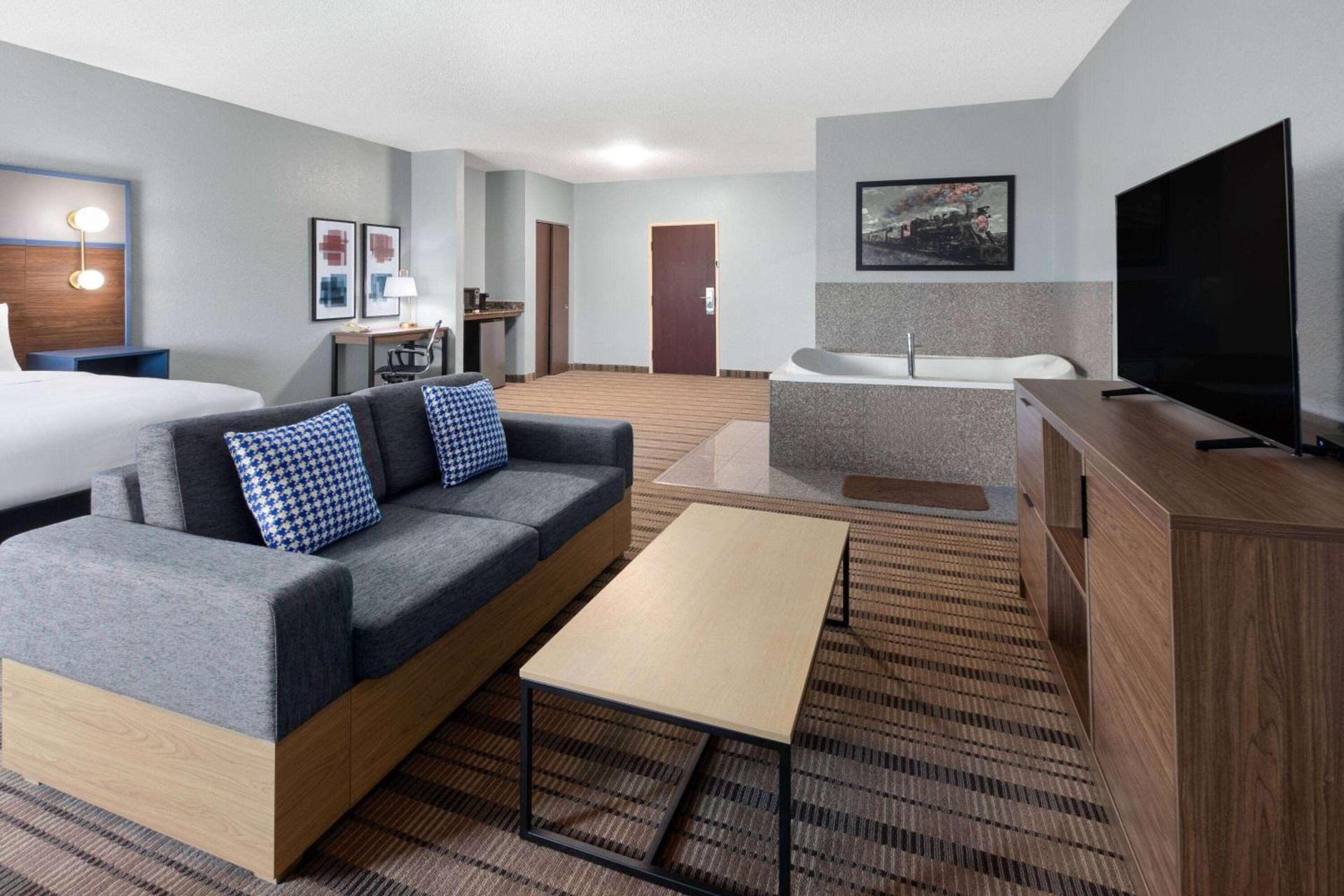 AmericInn by Wyndham Grinnell photo 27