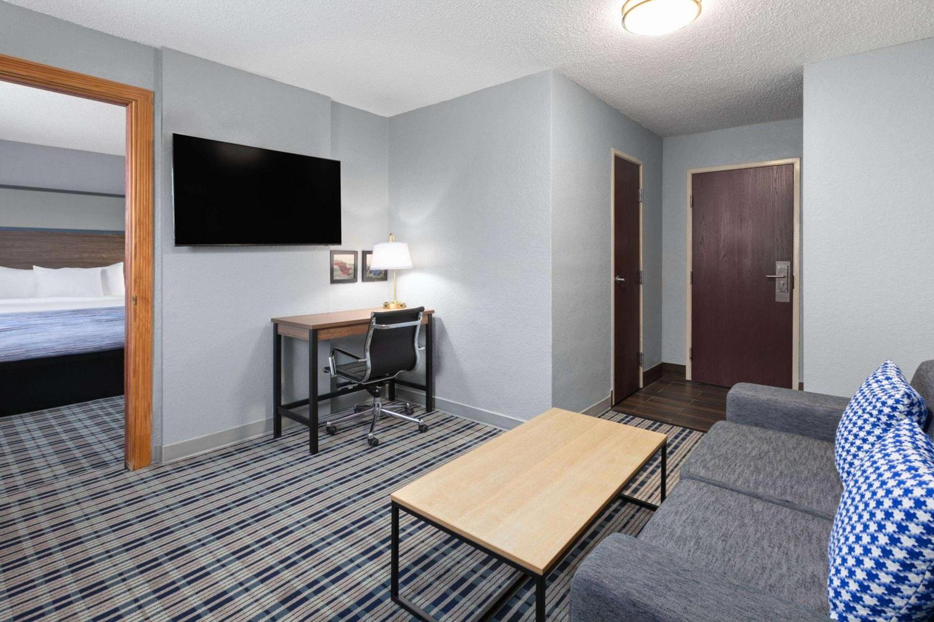 AmericInn by Wyndham Grinnell photo 29