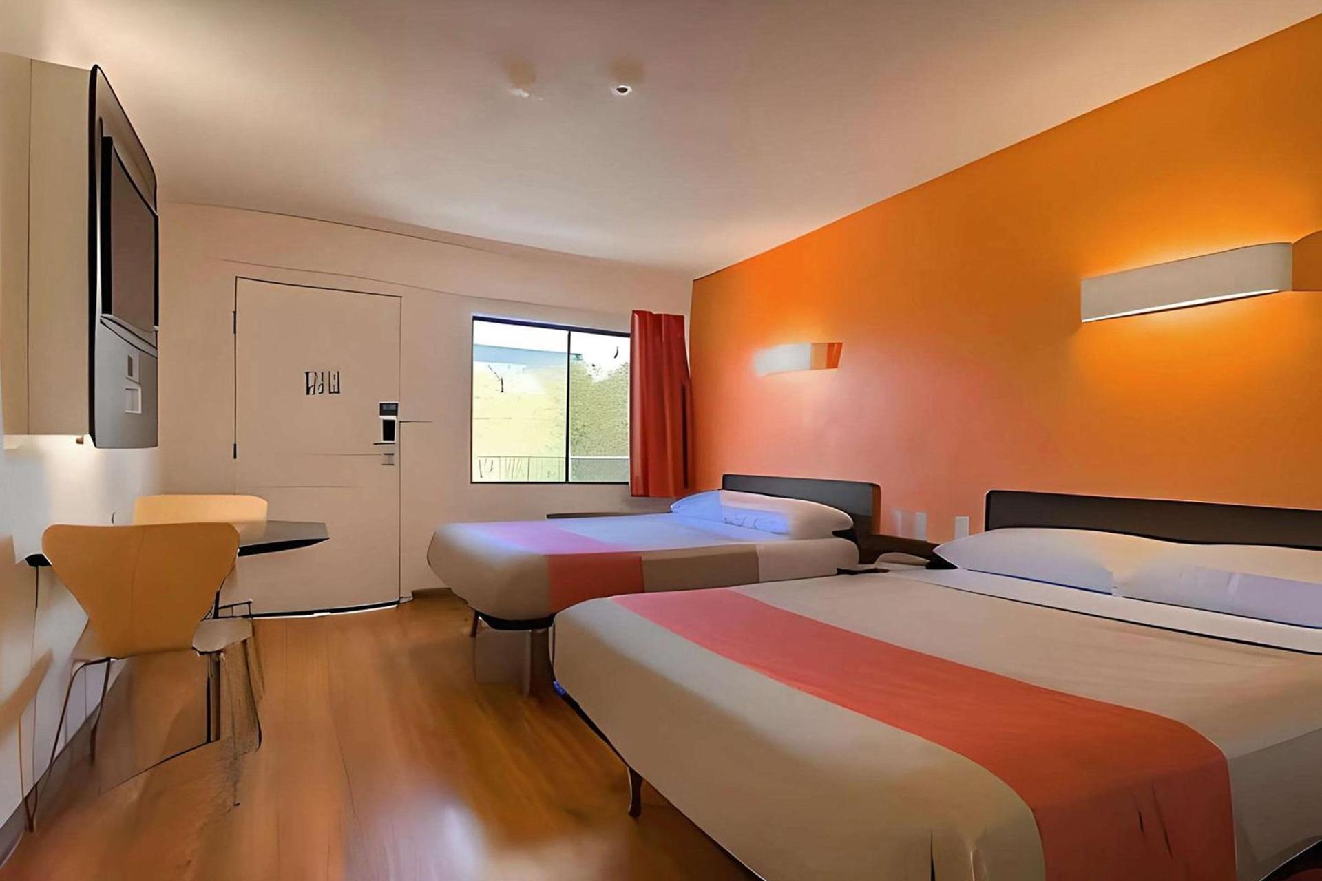 Motel 6 Las Vegas, NV – I-15 Stadium photo 33