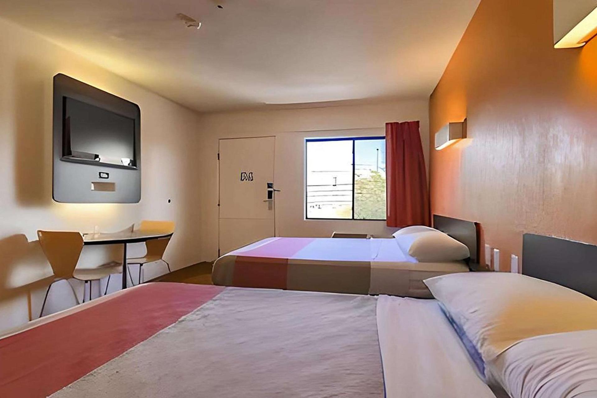 Motel 6 Las Vegas, NV – I-15 Stadium photo 30