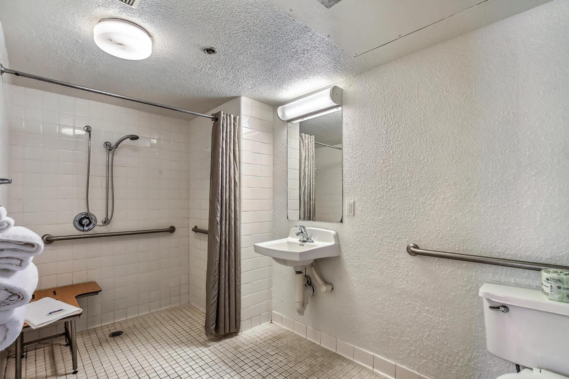 Park Inn by Radisson, Livermore photo 34