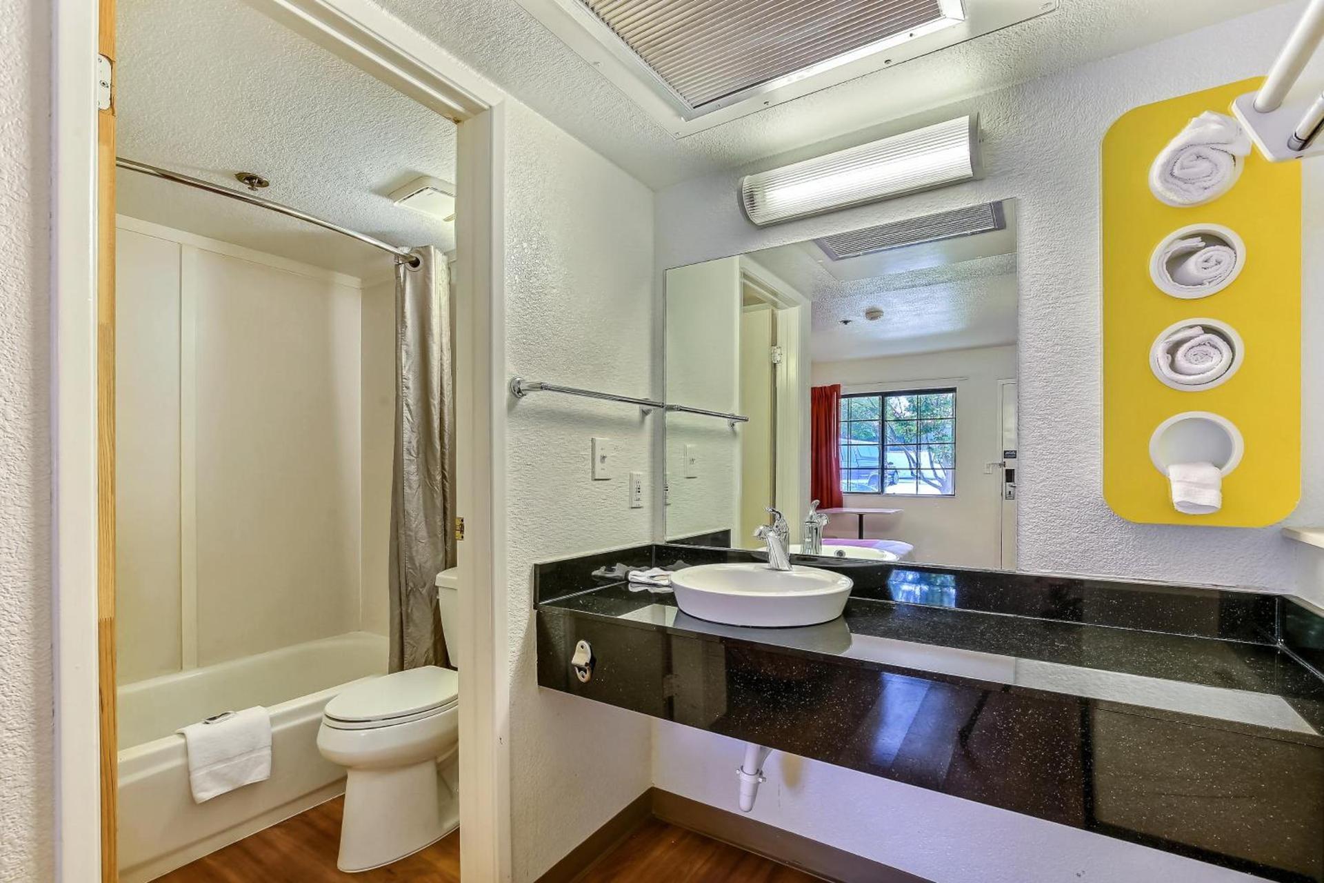Park Inn by Radisson, Livermore photo 33
