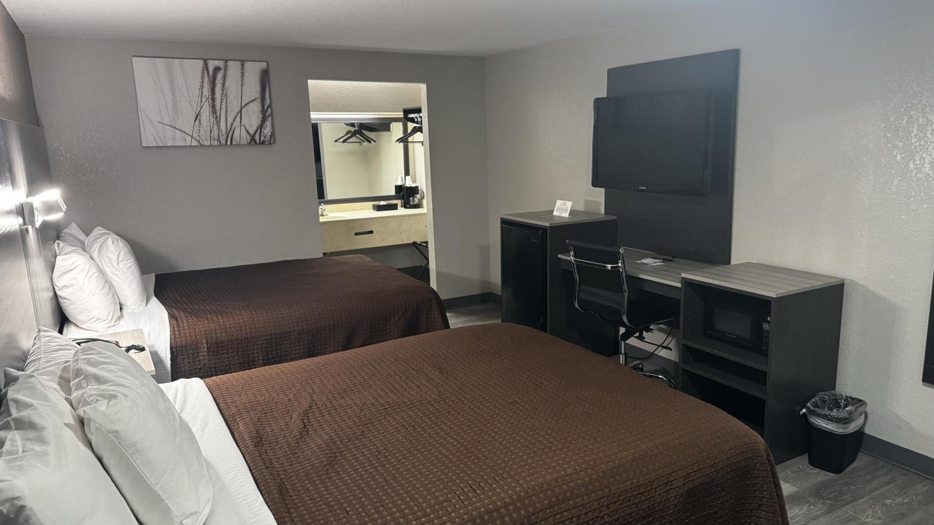 Economy Inn photo 3