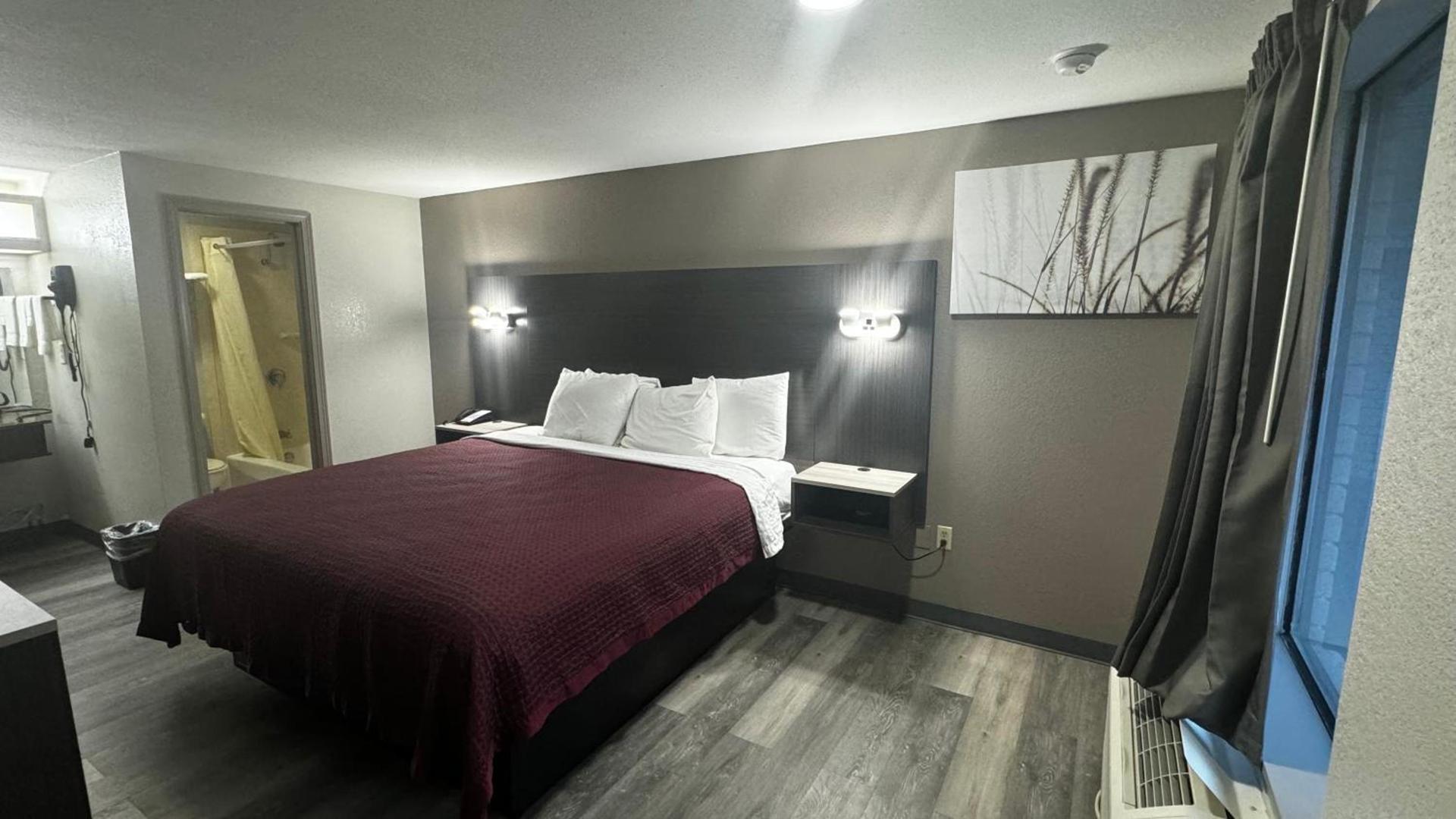 Economy Inn photo 8
