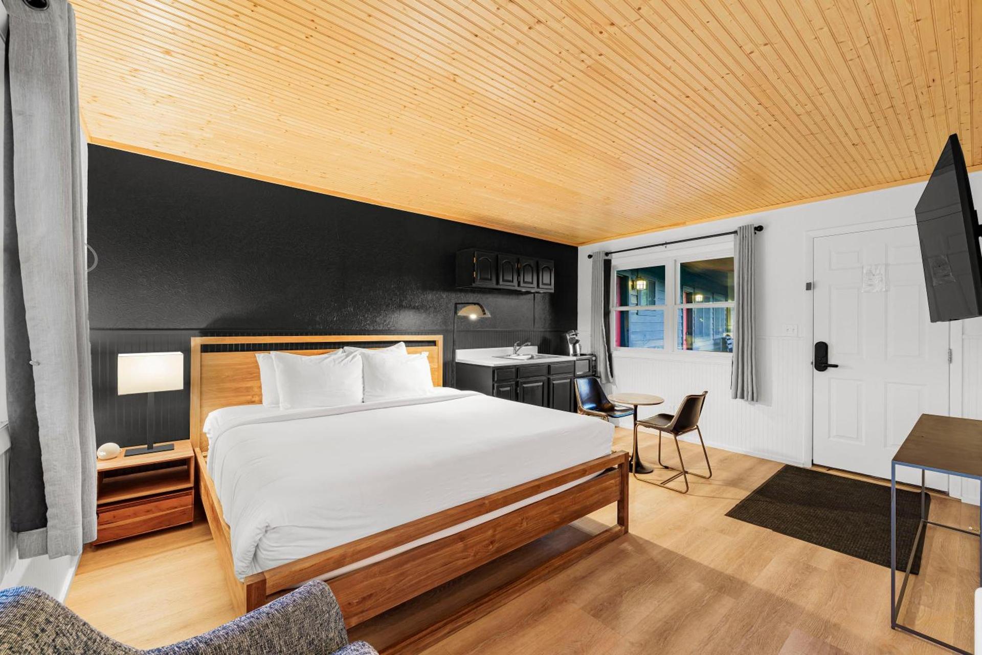 Placid Bay Hotel photo 31