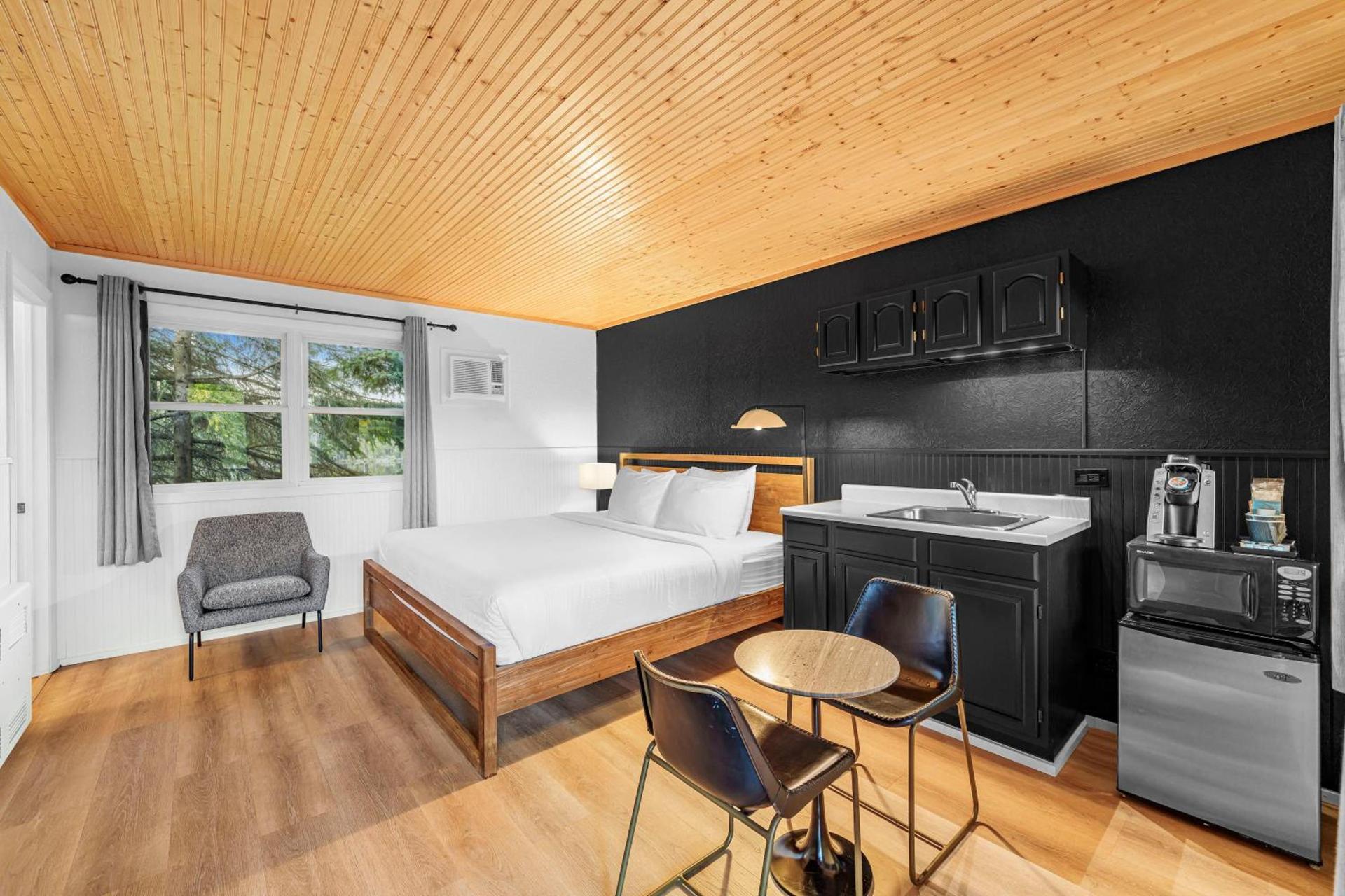 Placid Bay Hotel photo 34