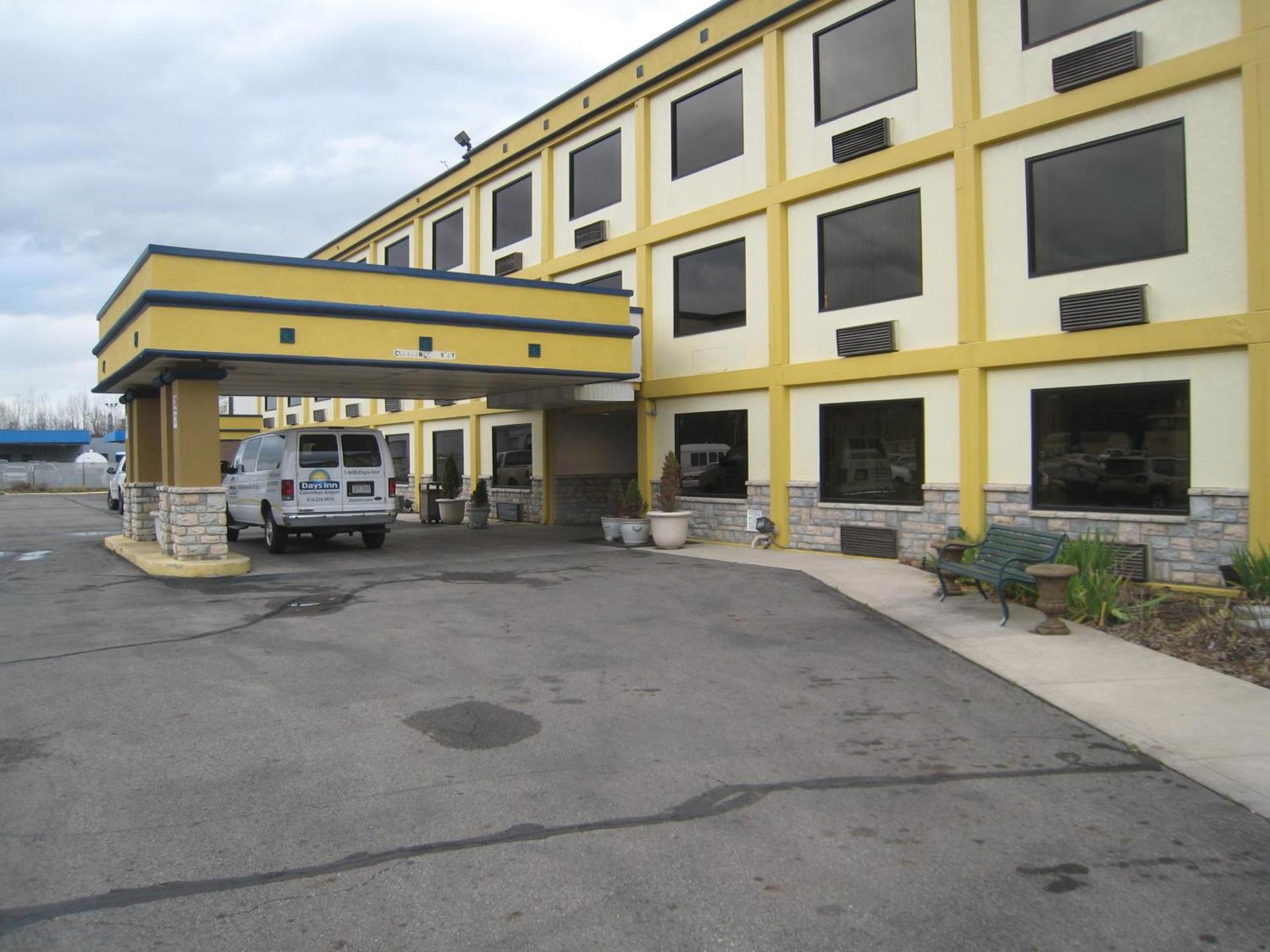 Days Inn by Wyndham Columbus Airport photo 42