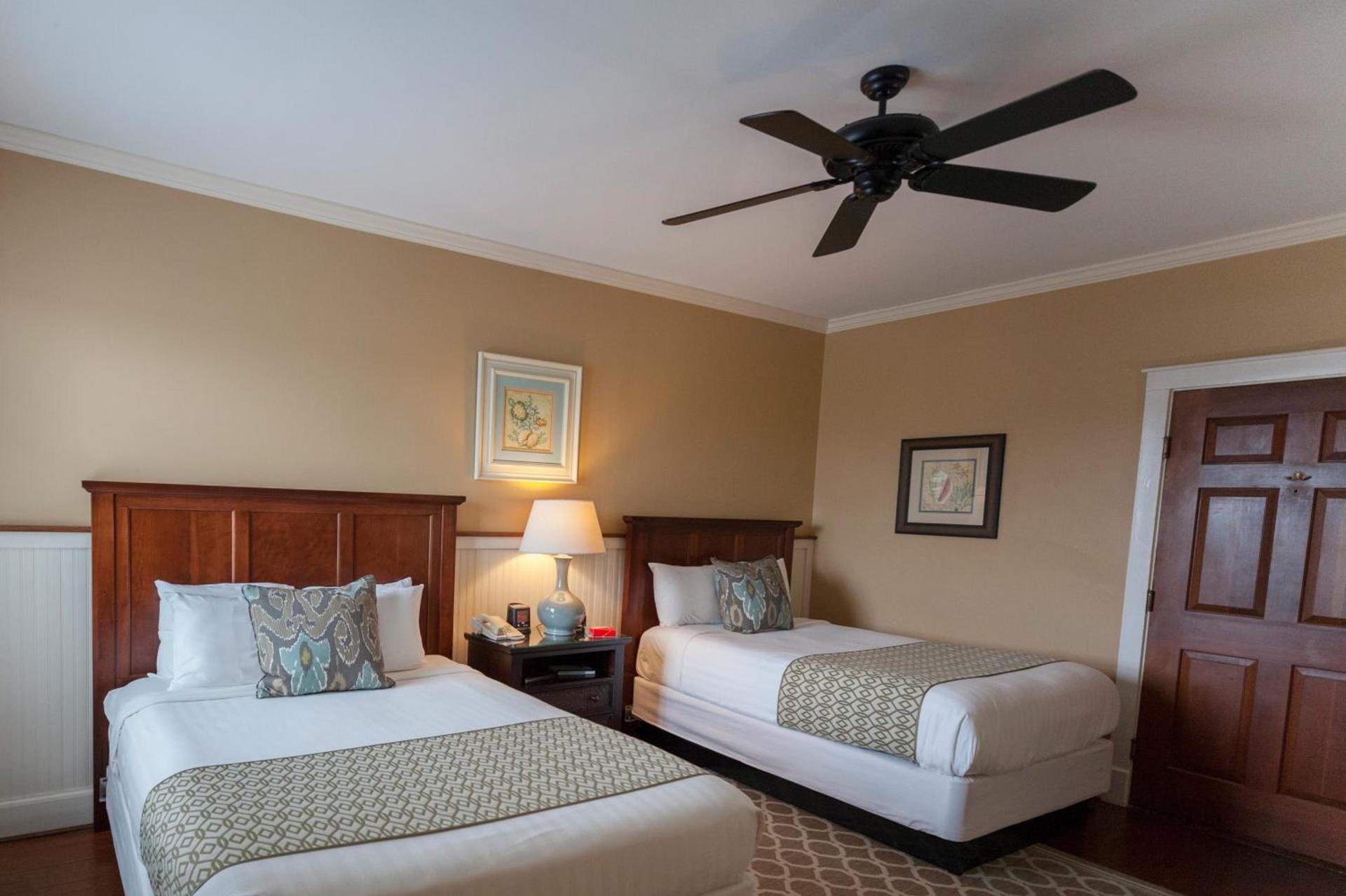 Elizabeth Pointe Lodge photo 40