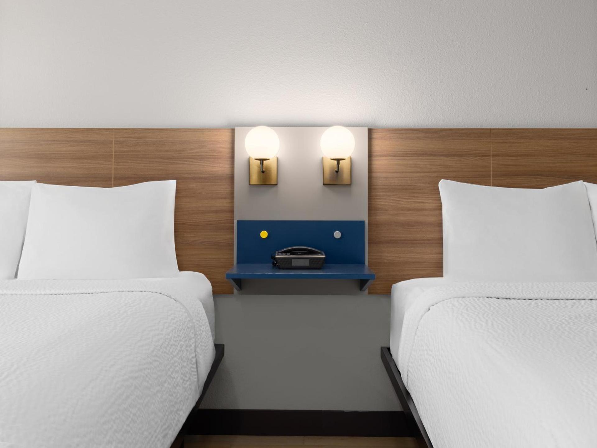 Microtel Inn & Suites by Wyndham Tracy photo 79