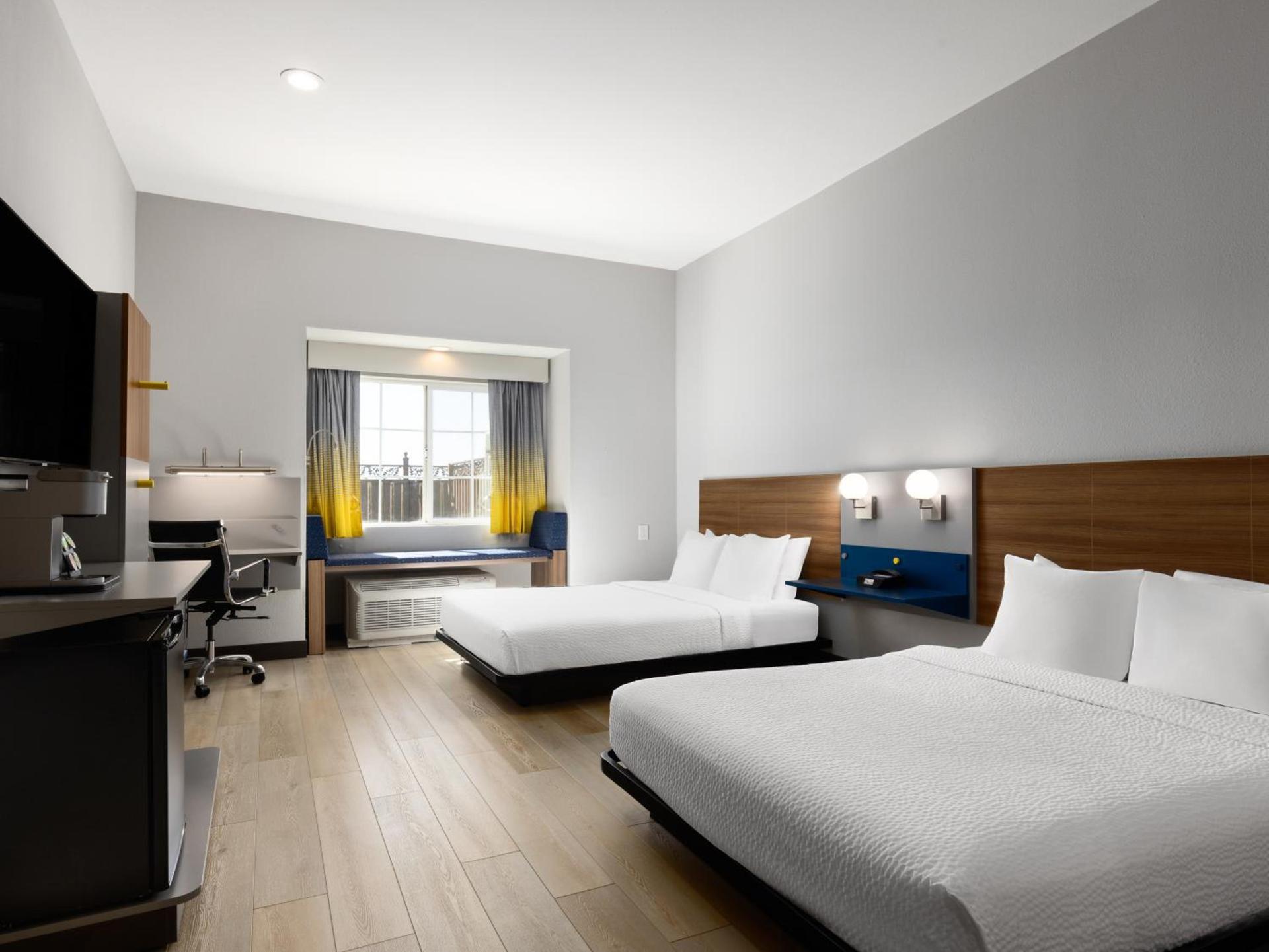 Microtel Inn & Suites by Wyndham Tracy photo 83