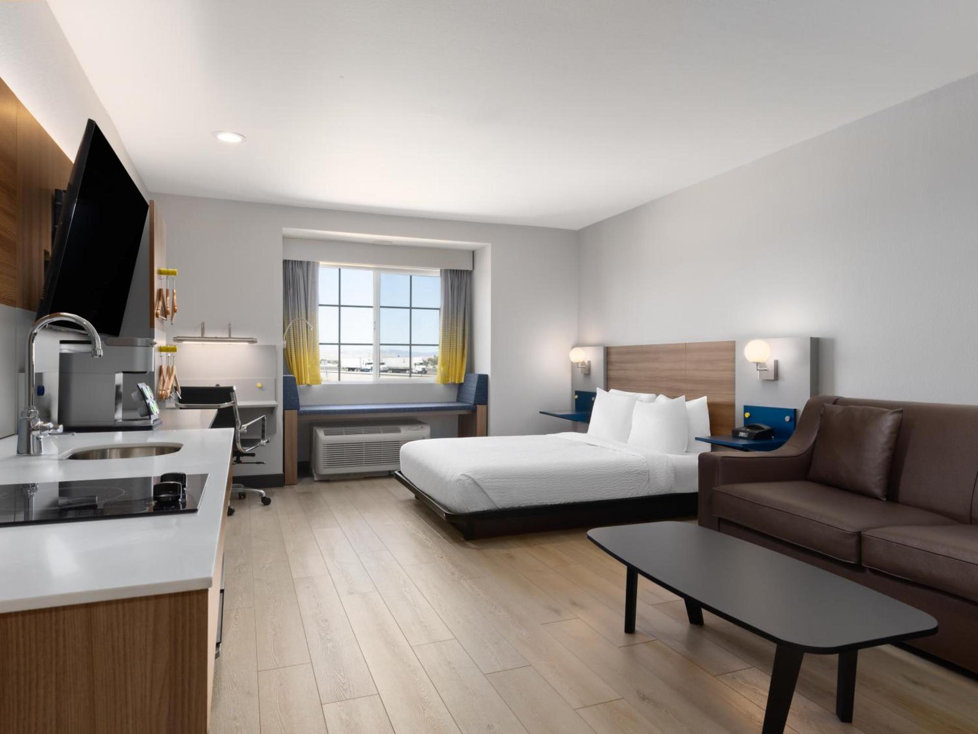 Microtel Inn & Suites by Wyndham Tracy photo 86