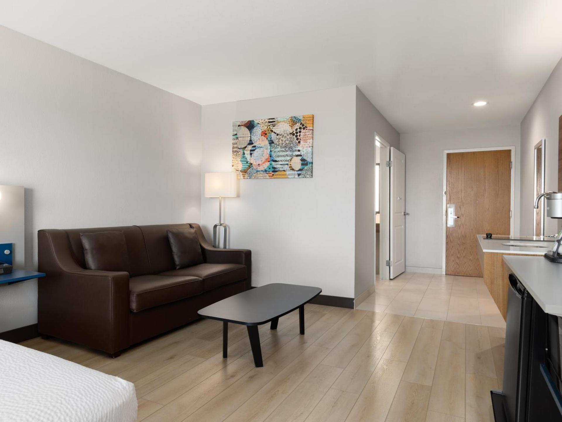 Microtel Inn & Suites by Wyndham Tracy photo 87