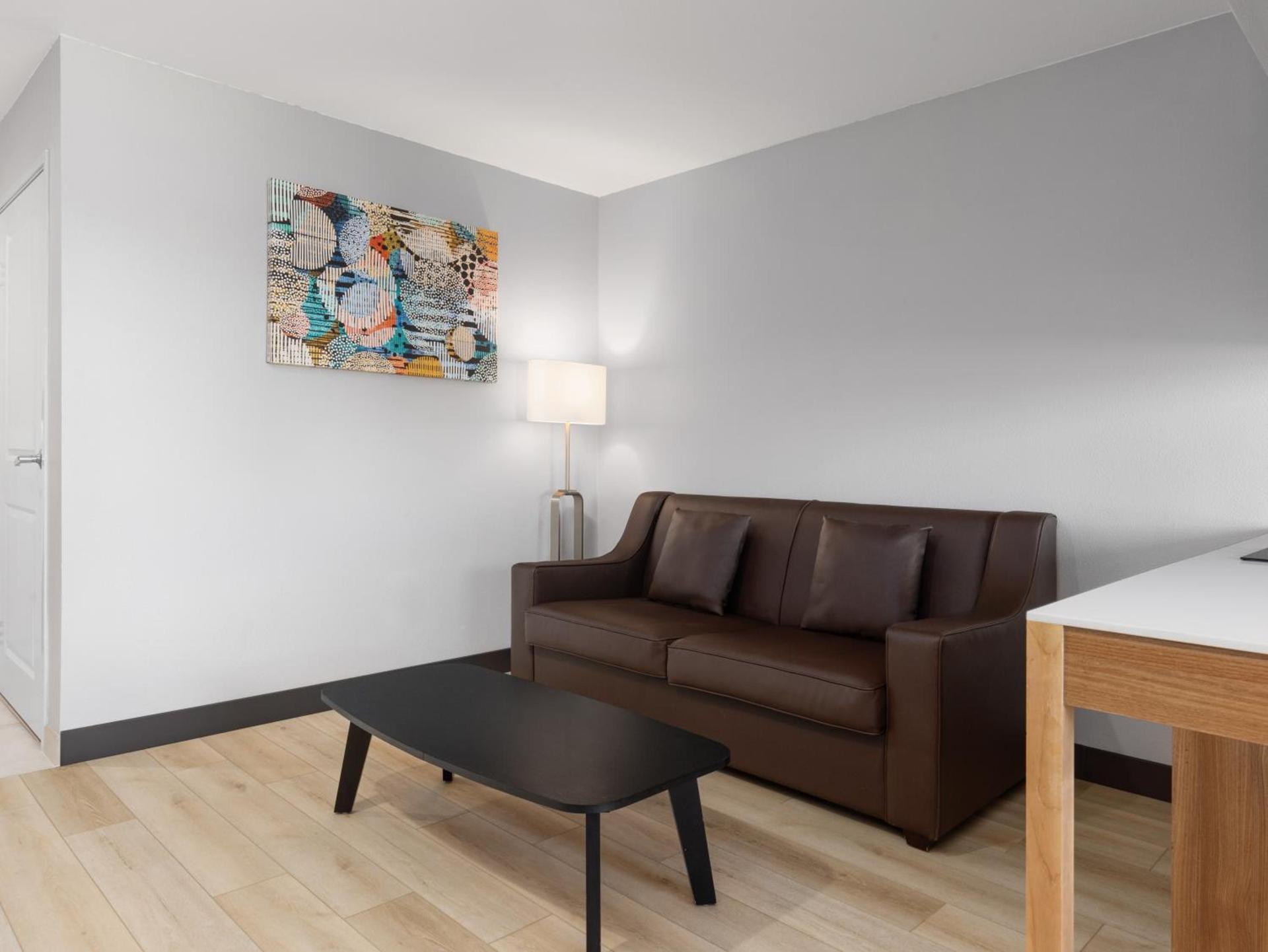 Microtel Inn & Suites by Wyndham Tracy photo 91