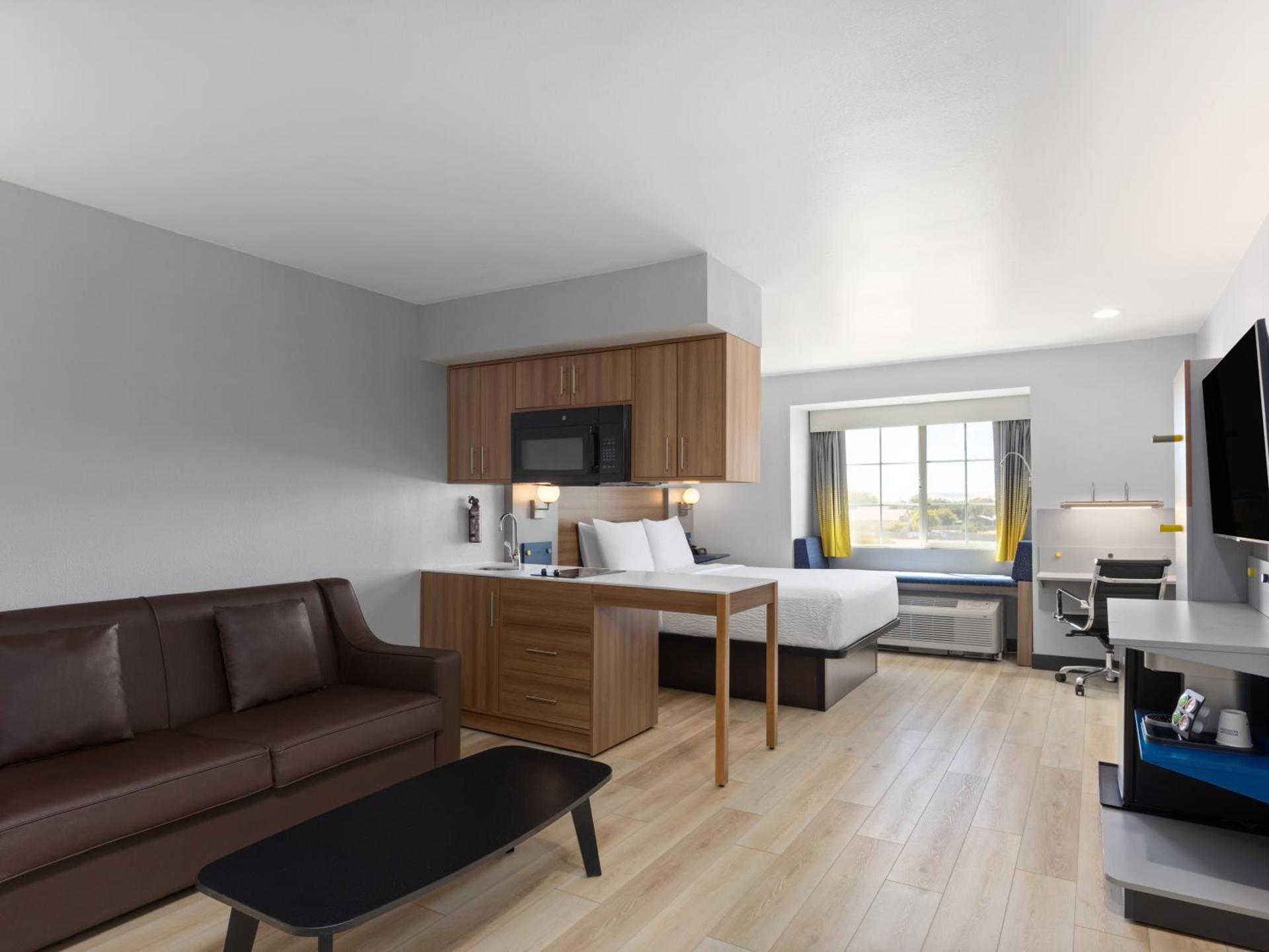 Microtel Inn & Suites by Wyndham Tracy photo 94