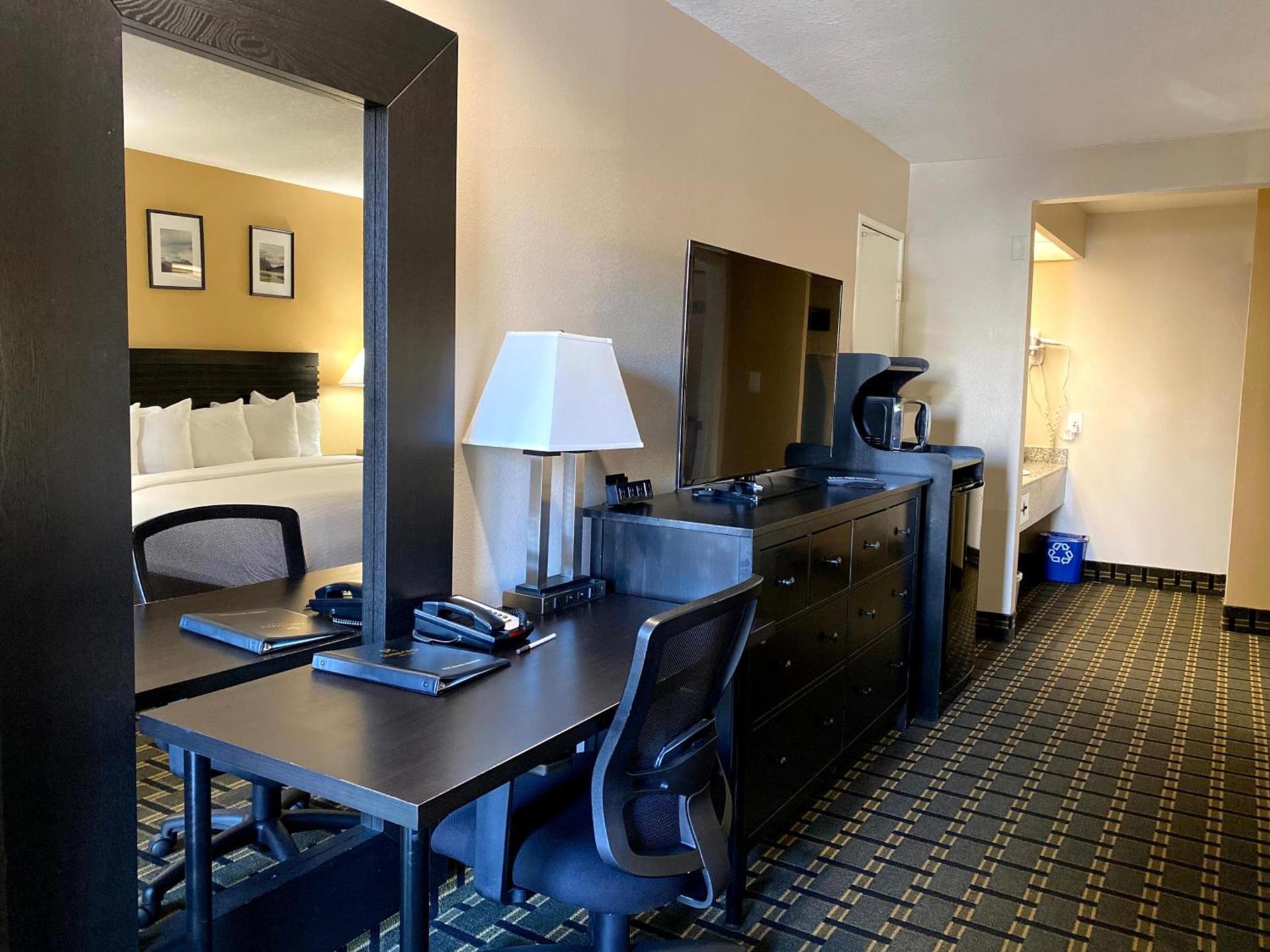 Stanford Inn & Suites Anaheim photo 36