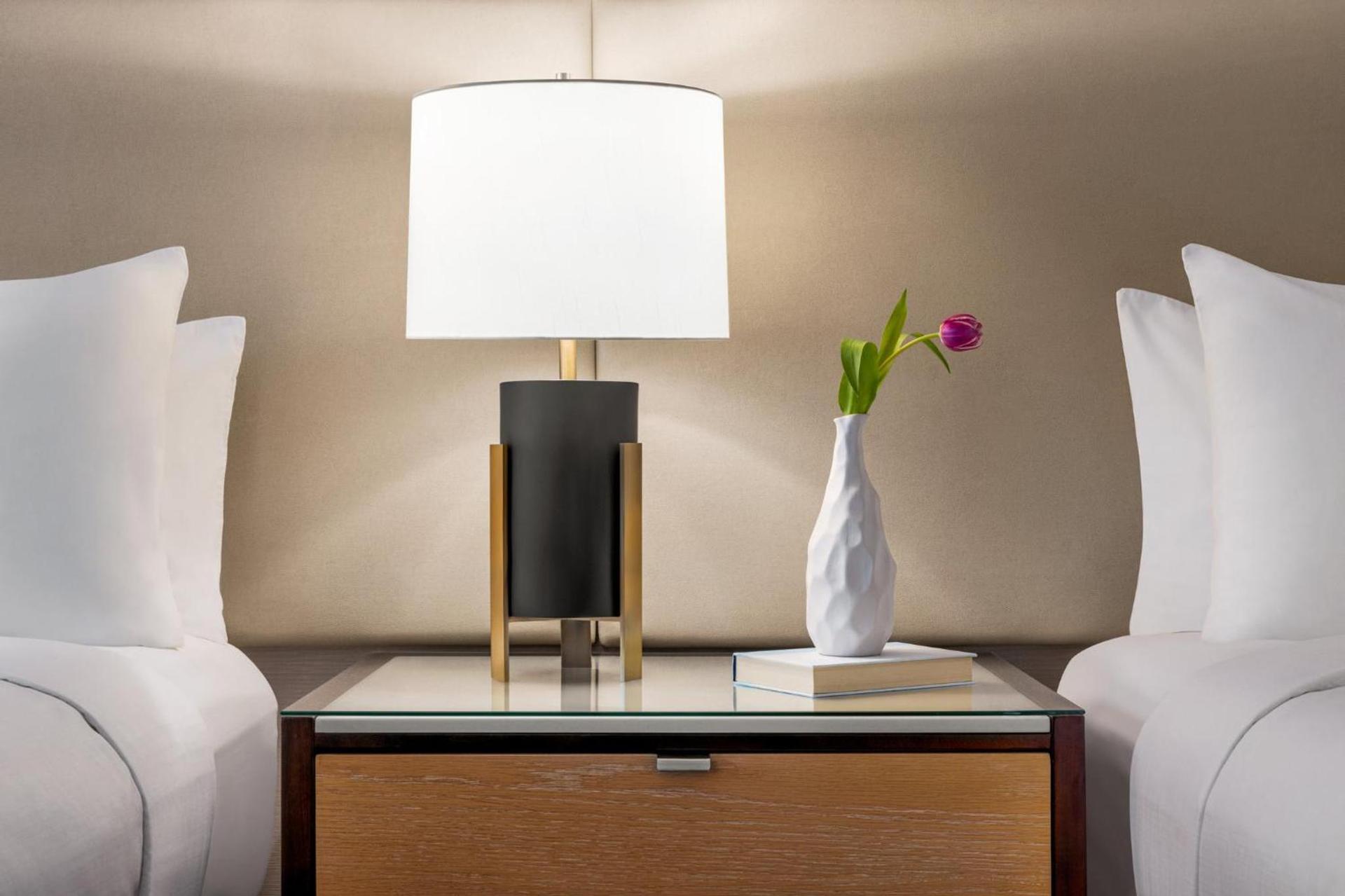 Crowne Plaza Edison by IHG photo 26
