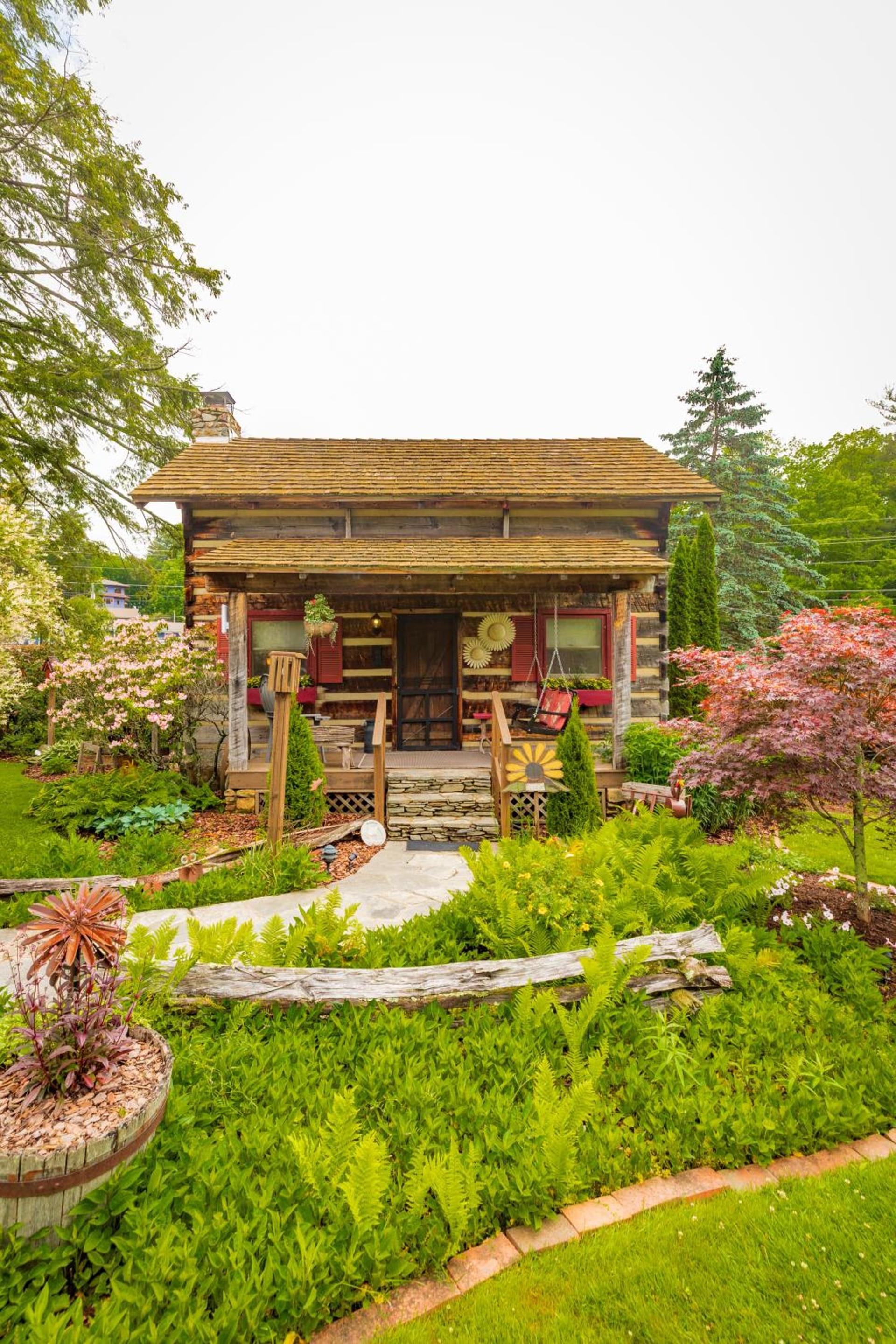 Azalea Garden Inn photo 54