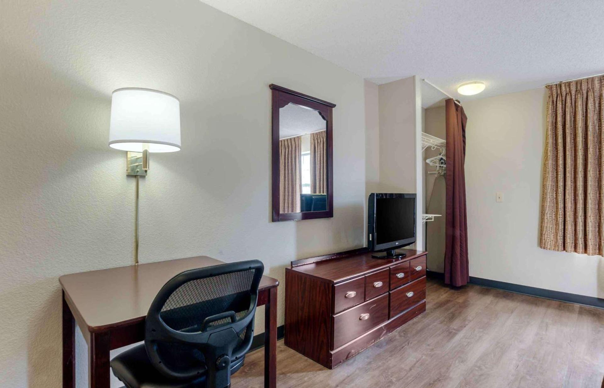 Extended Stay America Suites - Los Angeles - Torrance Blvd photo 17