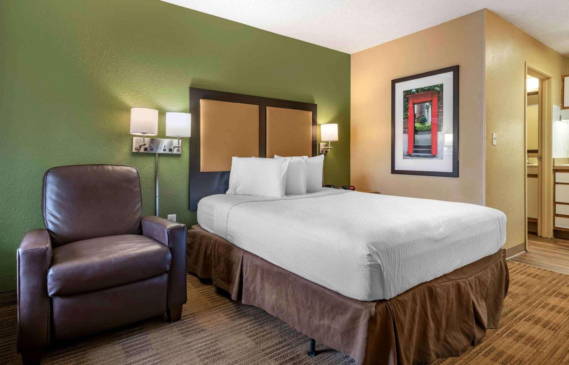 Extended Stay America Select Suites - Jacksonville - Southside - St Johns Towne Ctr photo 8