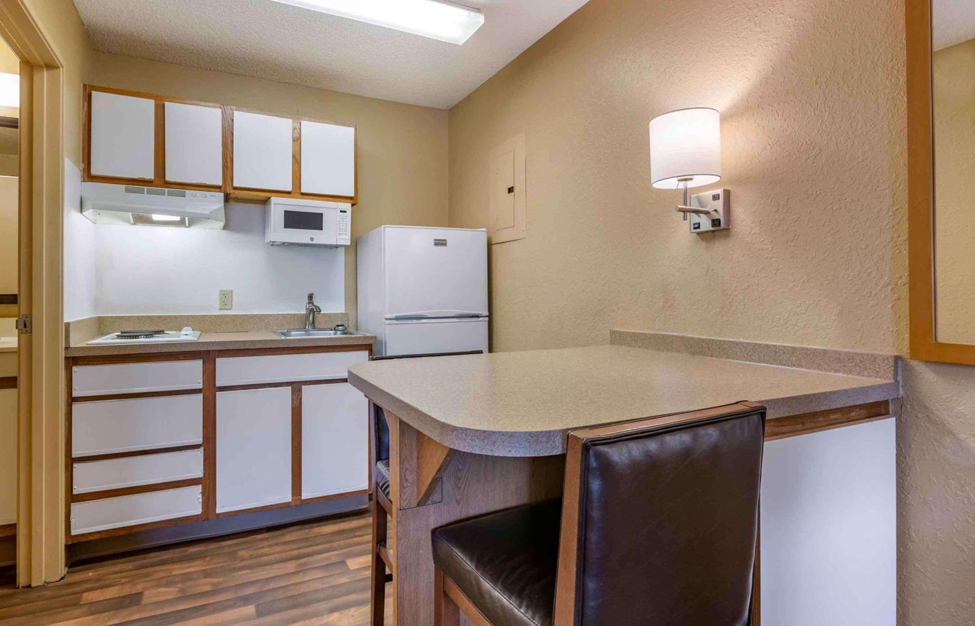 Extended Stay America Select Suites - Jacksonville - Southside - St Johns Towne Ctr photo 11