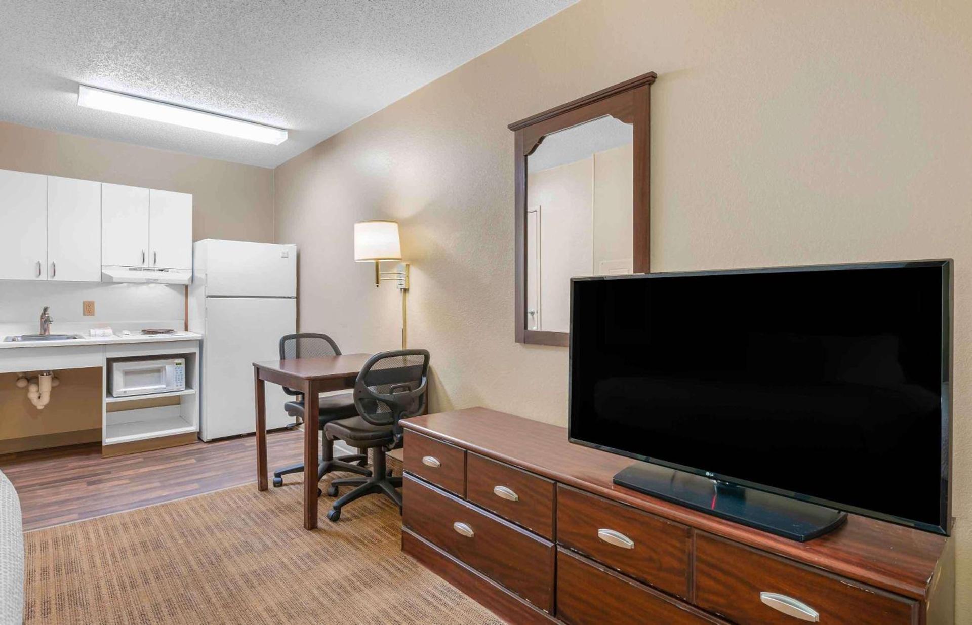 Extended Stay America Select Suites - Jacksonville - Southside - St Johns Towne Ctr photo 15