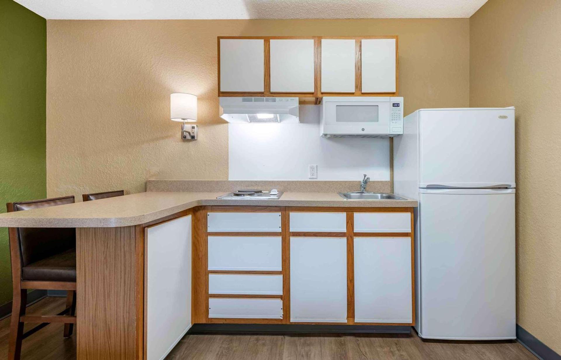 Extended Stay America Select Suites - Jacksonville - Southside - St Johns Towne Ctr photo 20