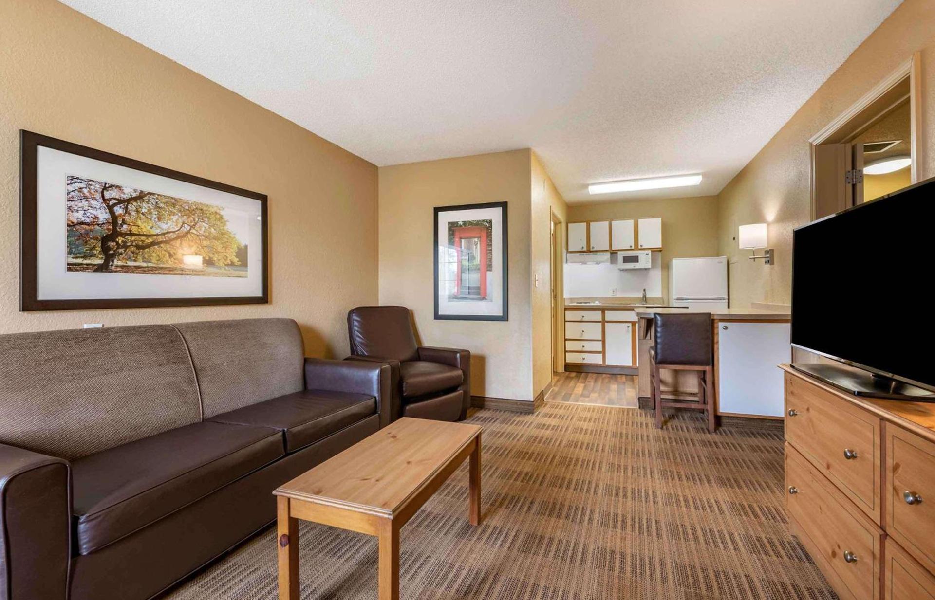 Extended Stay America Select Suites - Jacksonville - Southside - St Johns Towne Ctr photo 40