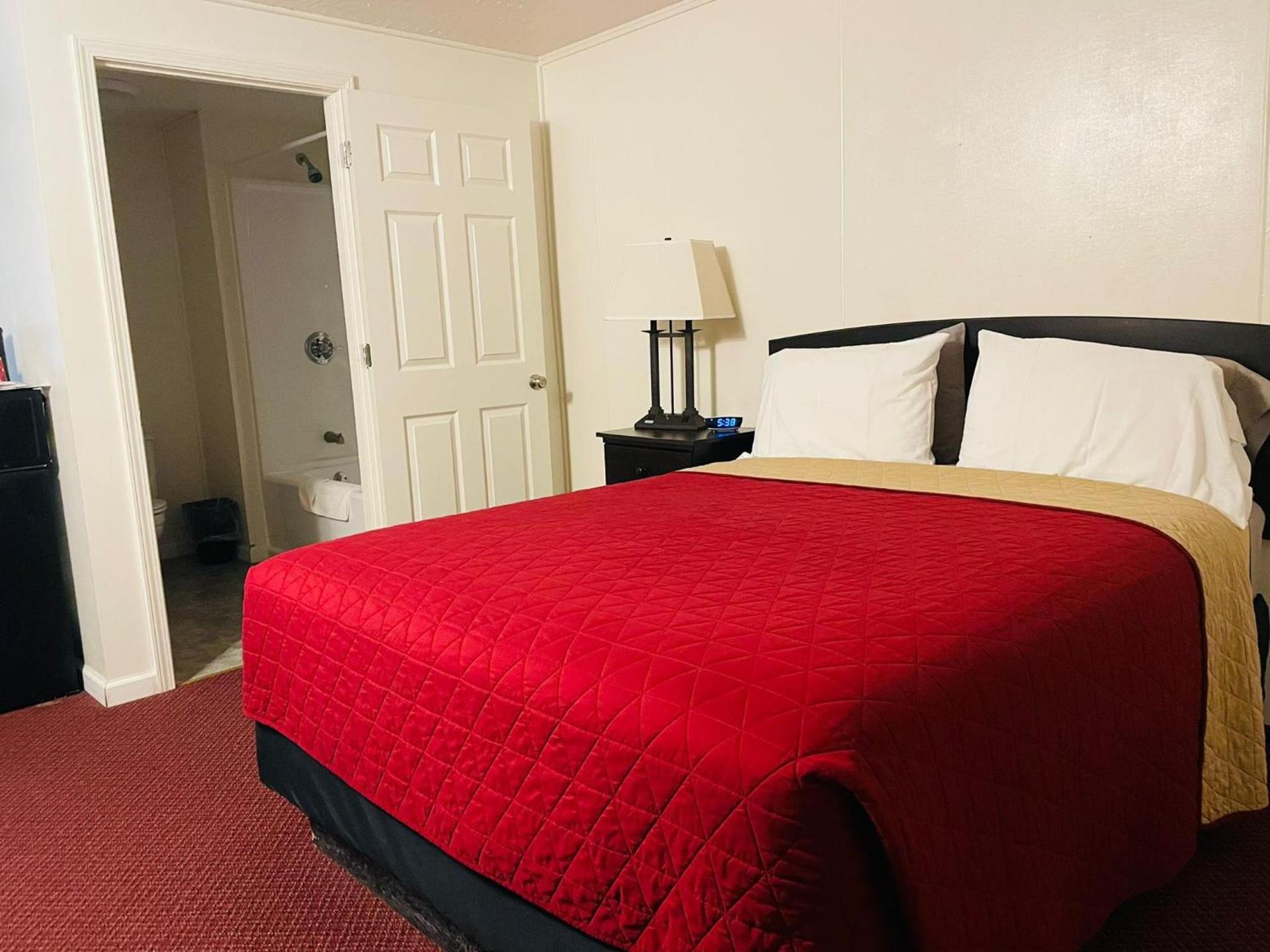 Big Red Inn photo 8
