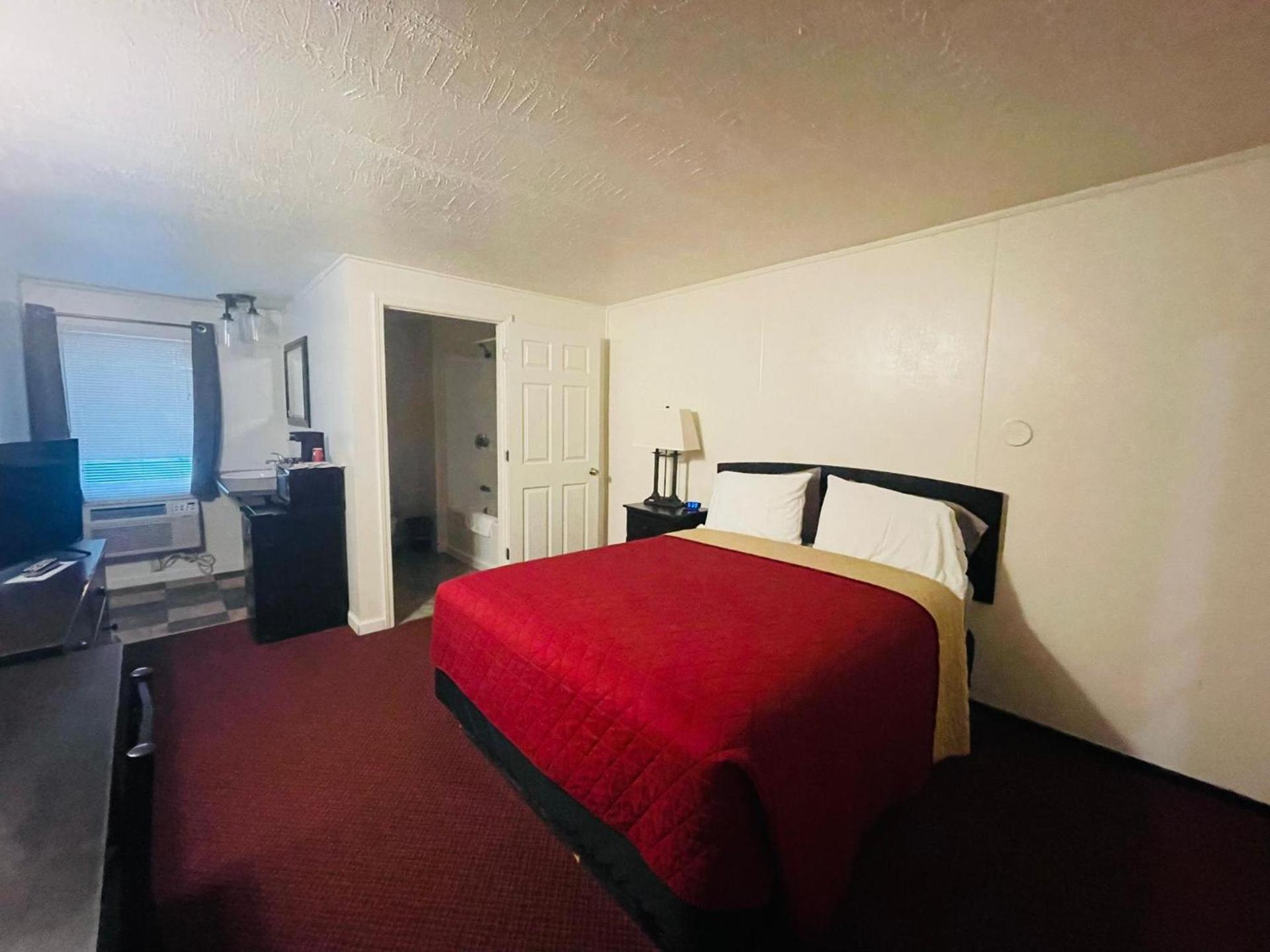 Big Red Inn photo 23
