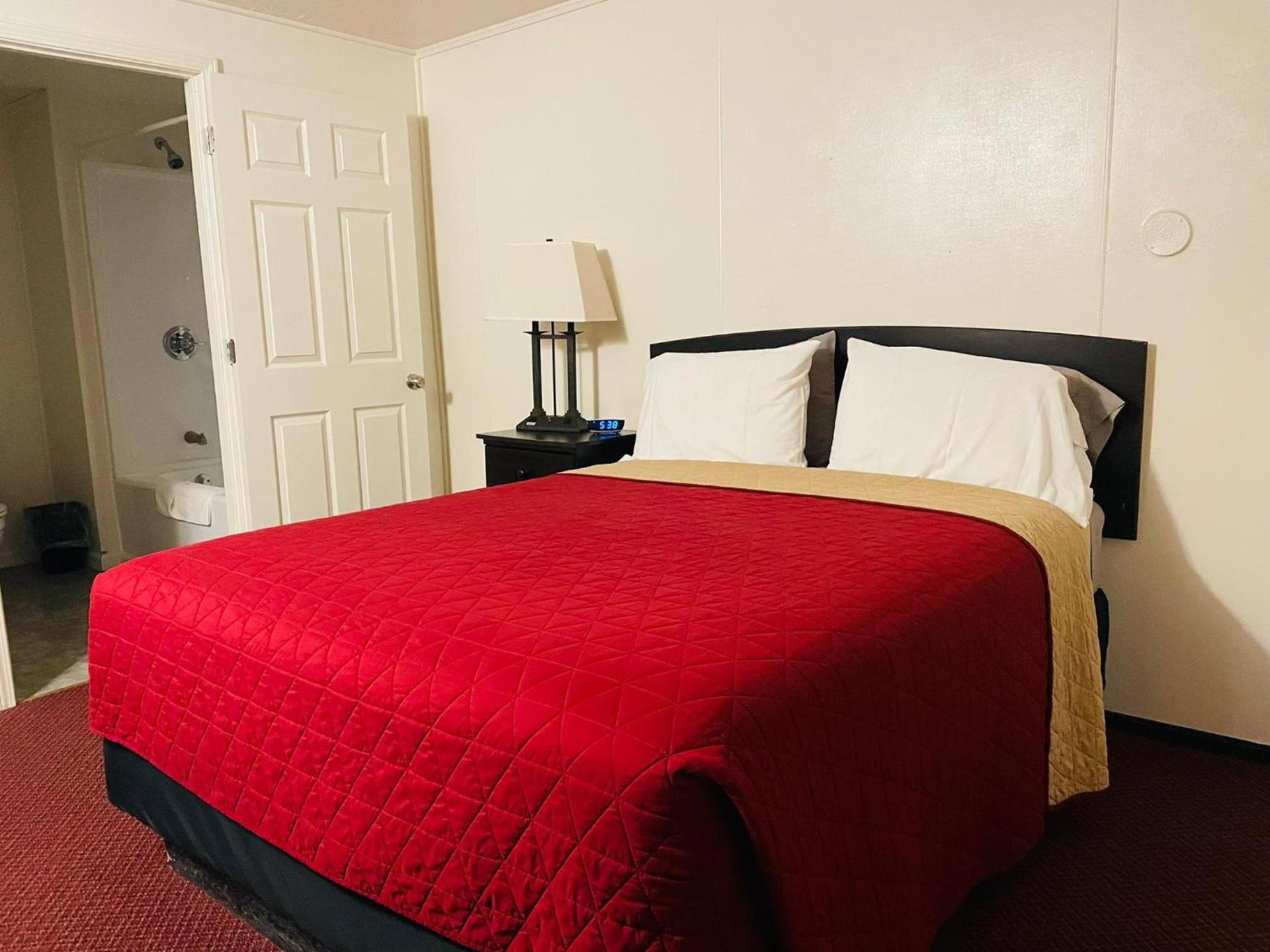 Big Red Inn photo 4