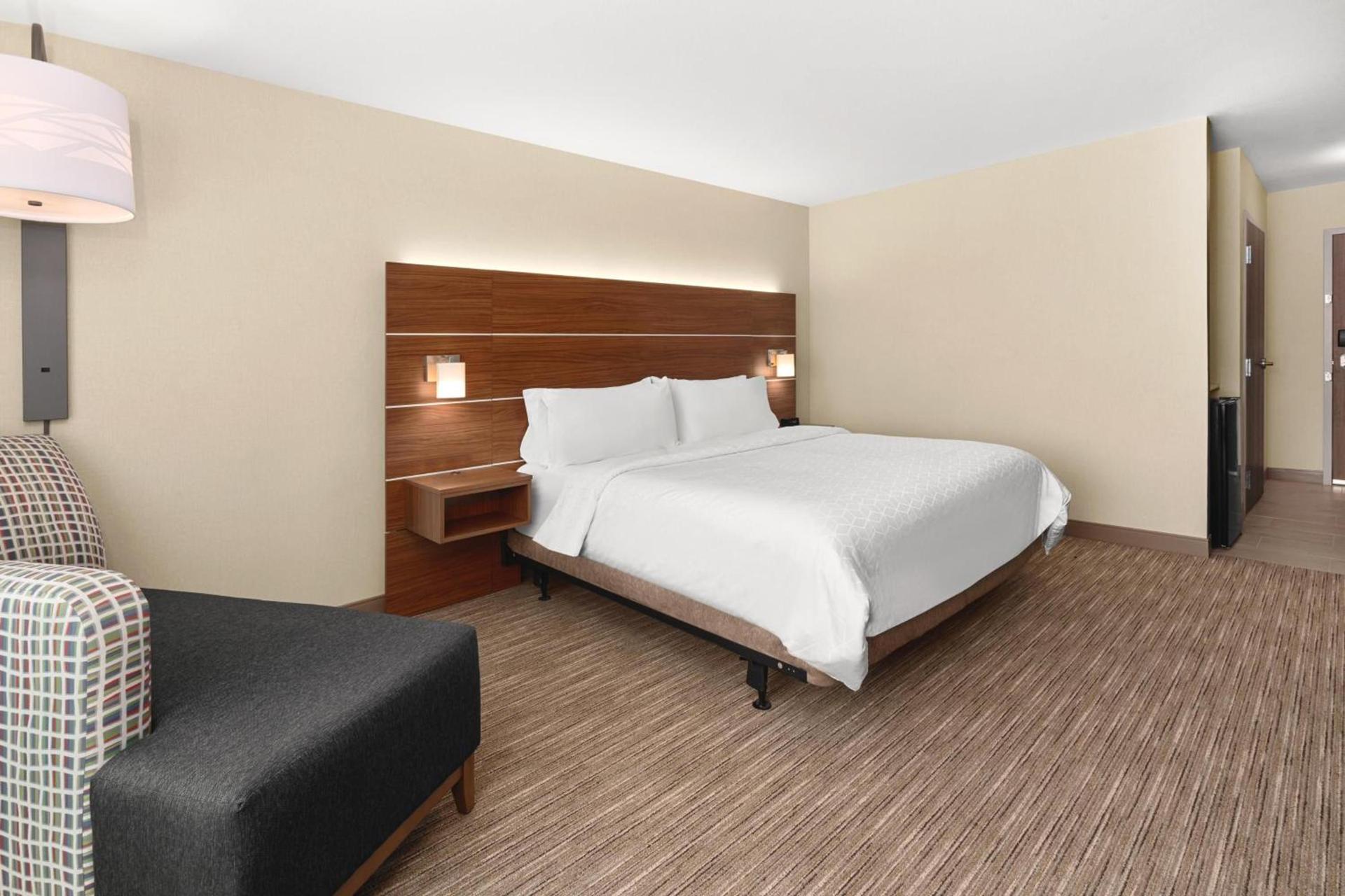 Holiday Inn Express Corning by IHG photo 21