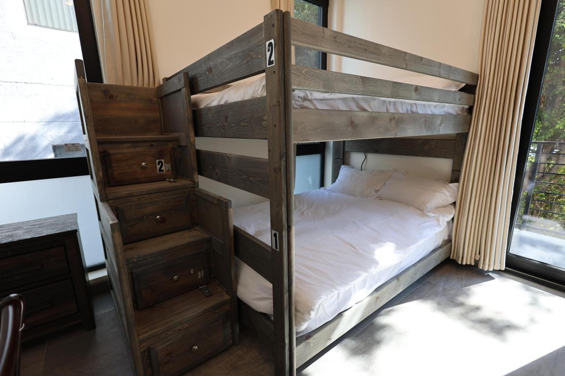 WestLA Hostel Full Bed photo 10