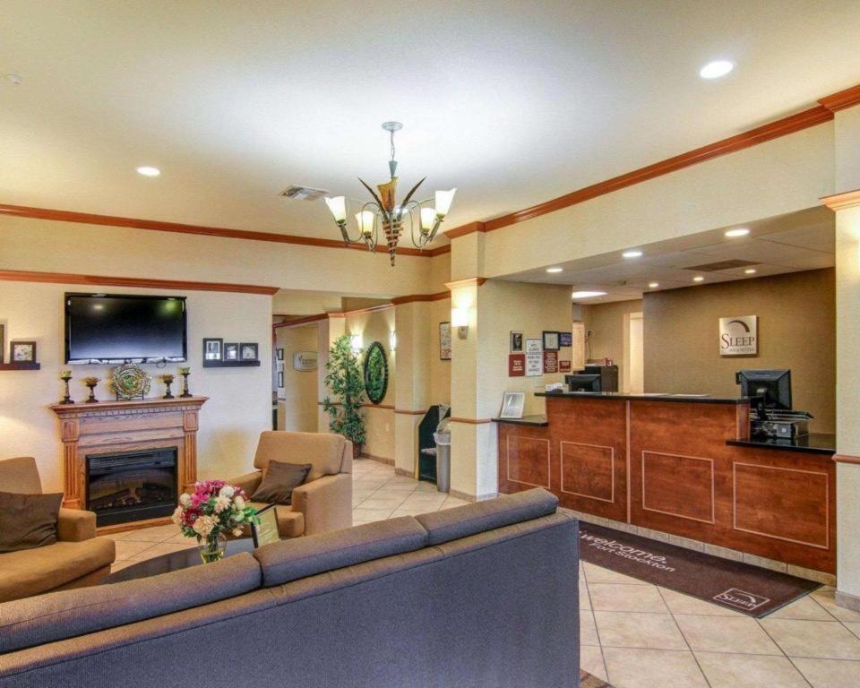 Sleep Inn and Suites photo 2