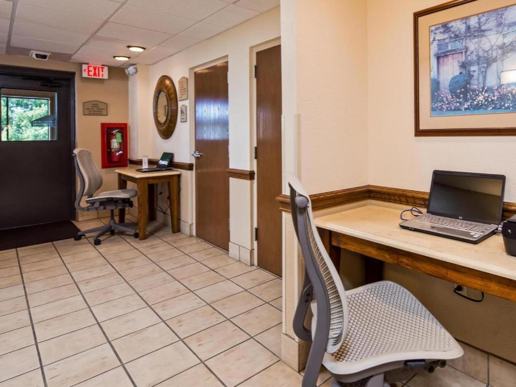 Best Western PLUS Caldwell Inn photo 8