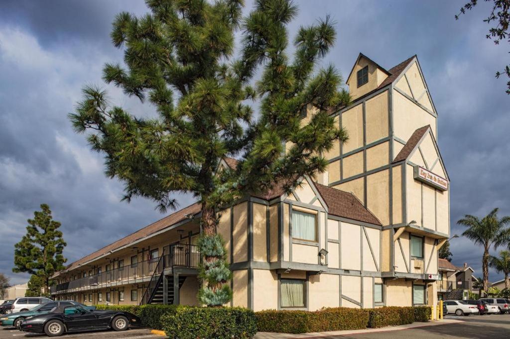 Key Inn and Suites — hotel in Tustin