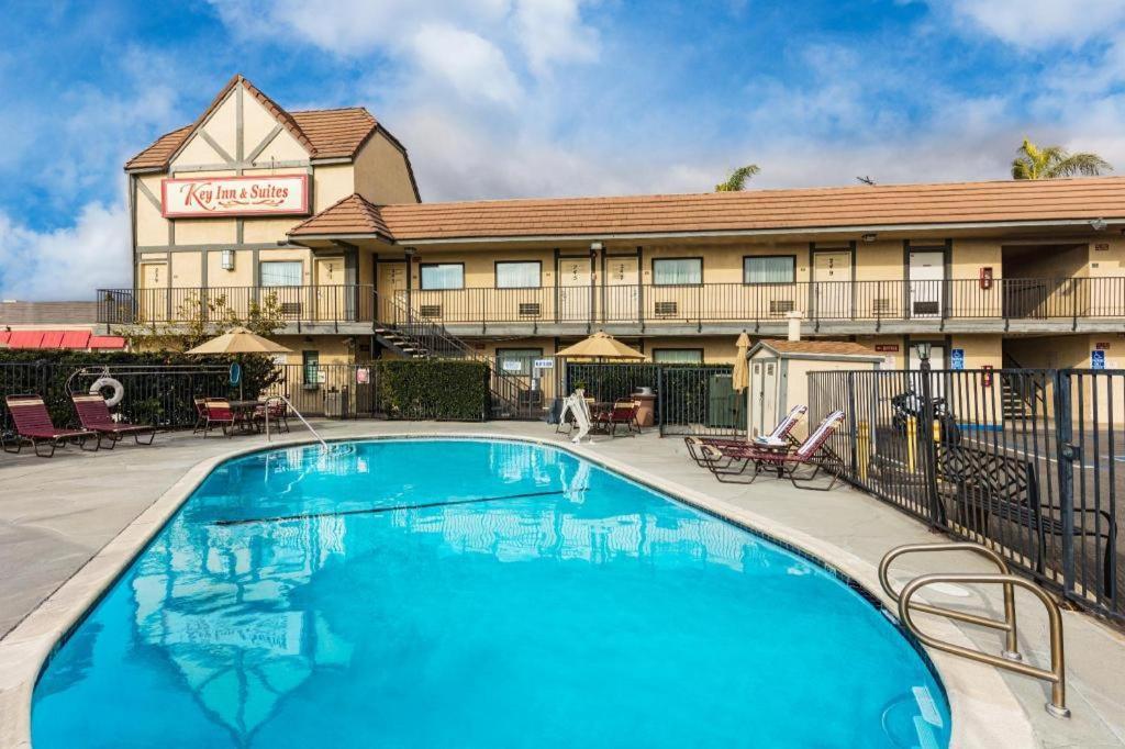 Key Inn and Suites photo 2