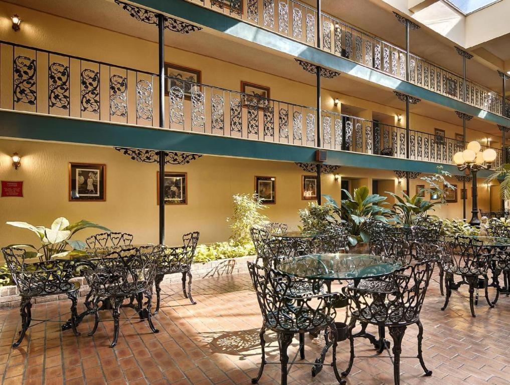 Baton Rouge Hotel photo 9