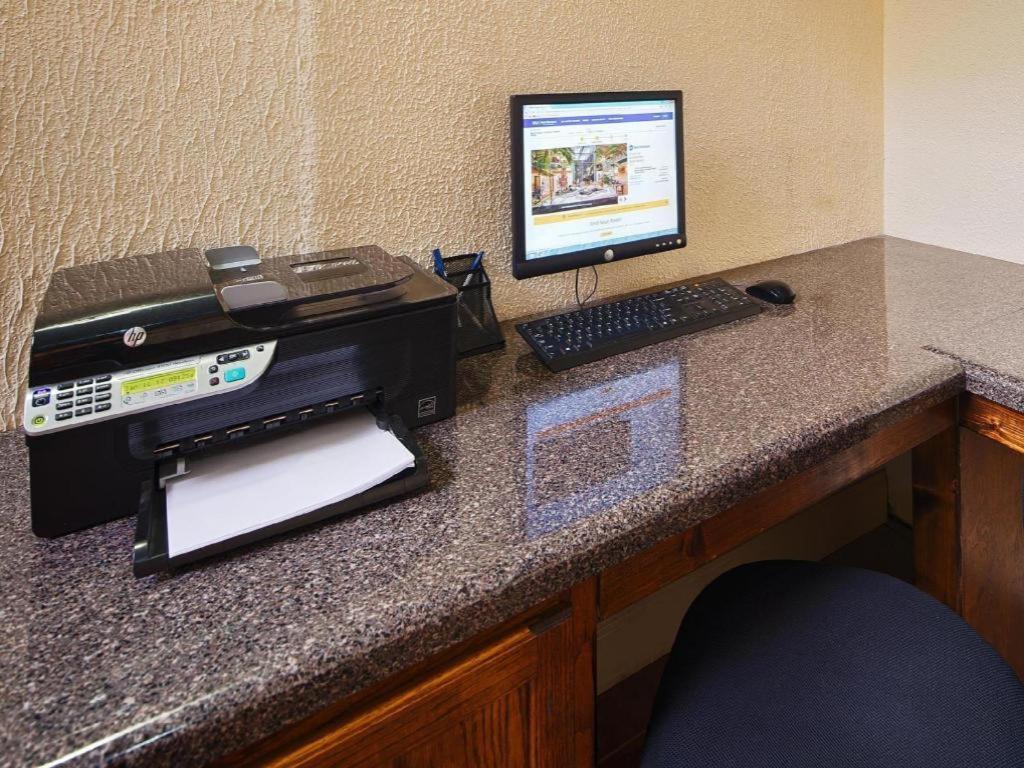 Baton Rouge Hotel photo 18