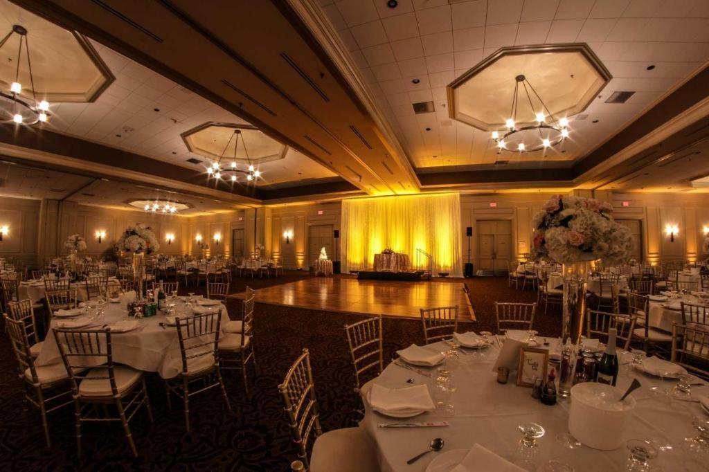 Adam's Mark Hotel & Conference Center photo 2