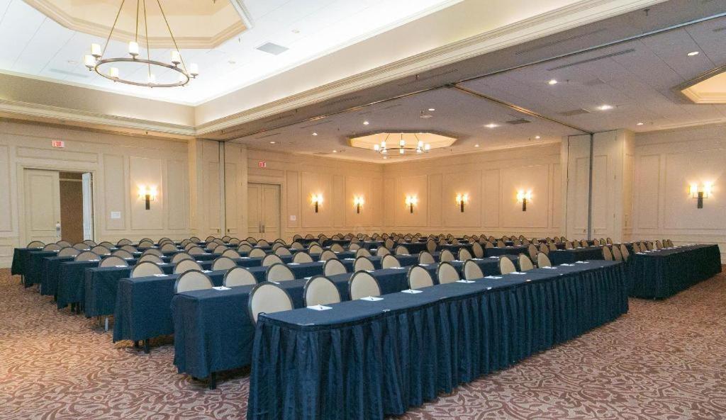 Adam's Mark Hotel & Conference Center photo 35