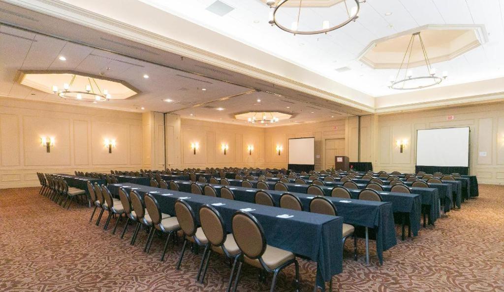 Adam's Mark Hotel & Conference Center photo 39