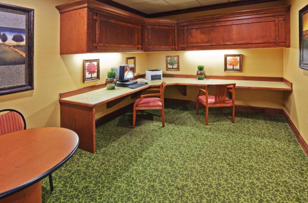The Q Hotel & Suites photo 8