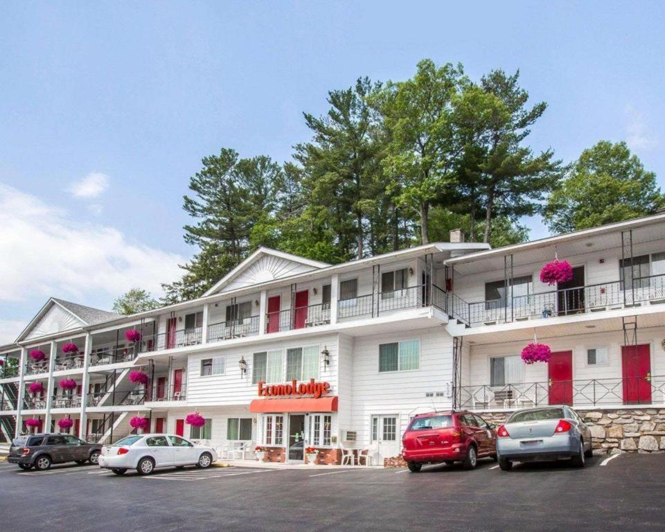 Baymont by Wyndham Lake George photo 7