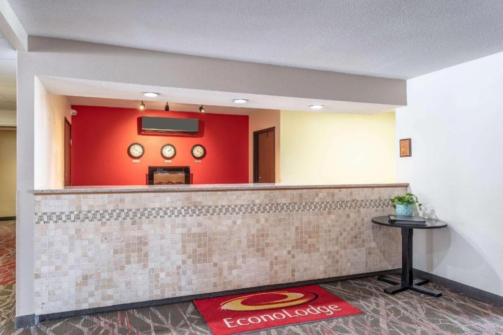 Econo Lodge photo 11