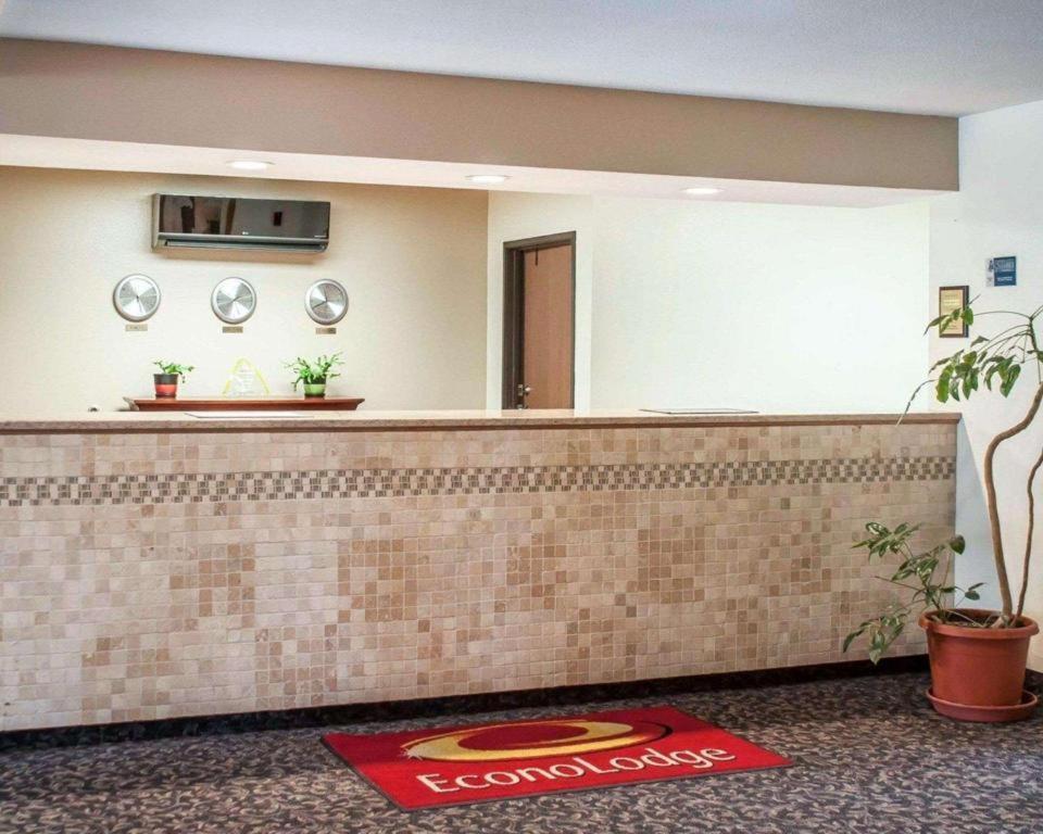 Econo Lodge photo 12