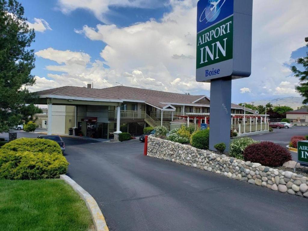 Airport Inn photo 3