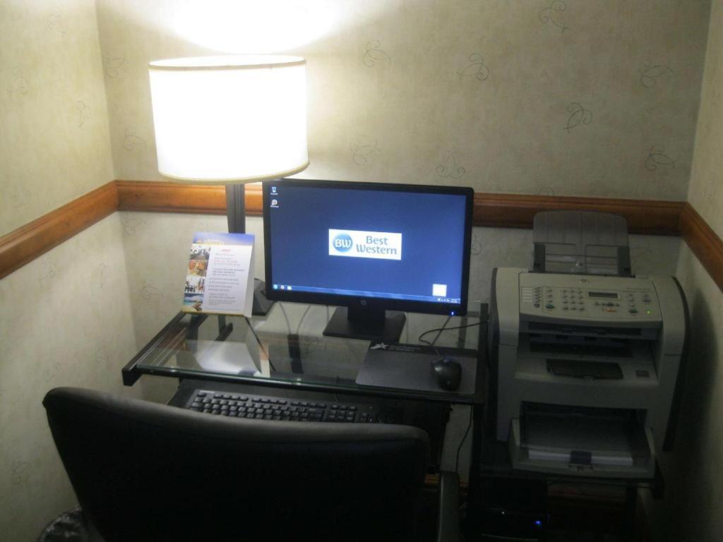 Airport Inn photo 12