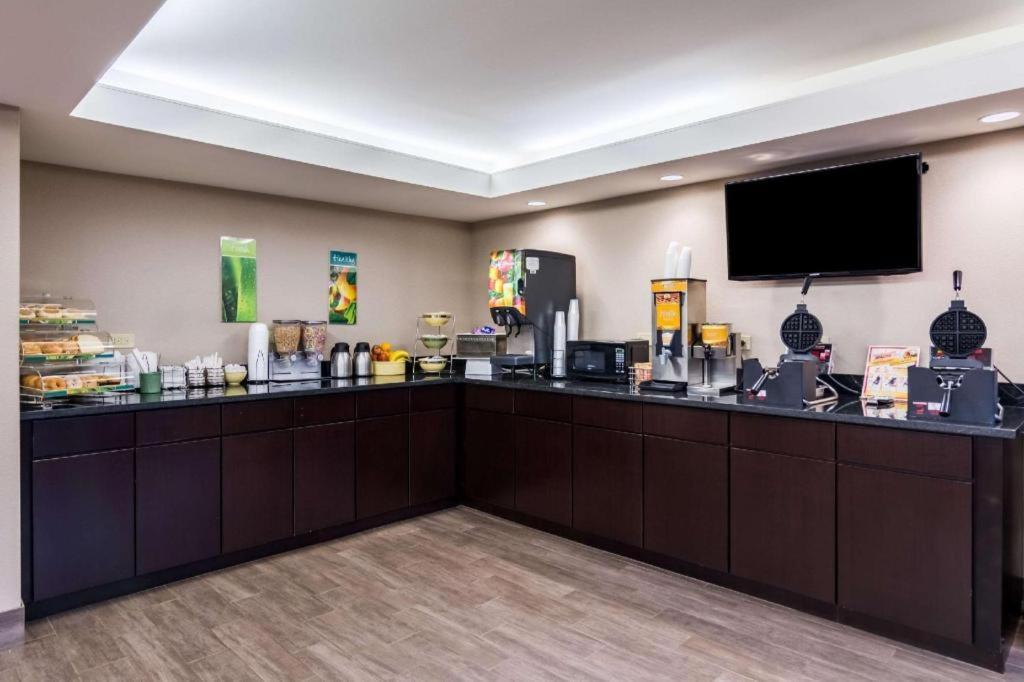 Quality Inn photo 18